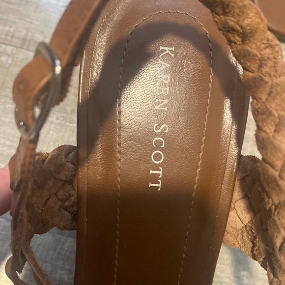 Karen Scott Size 8.5 Brown Woven Heels - Picture 2 of 5